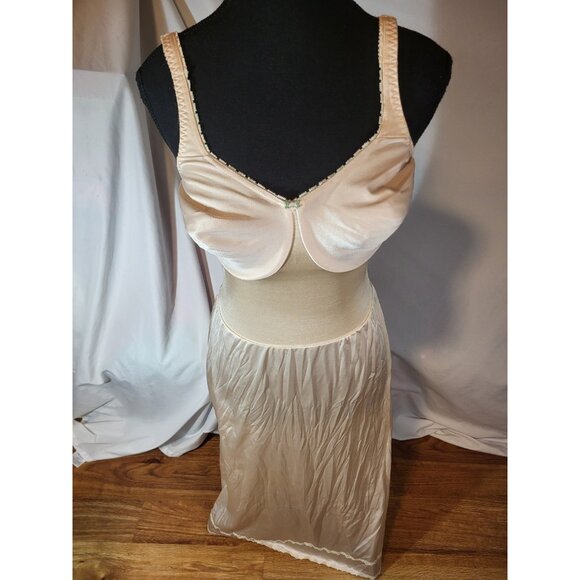 Vintage OLGA Full Slip underwire Bra 34DD  vintage style 34319 Beige Nude Lace L - Picture 1 of 8